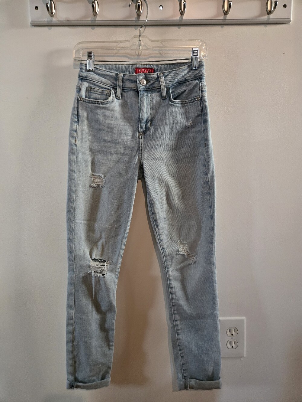 Guess Light Wash Distressed Women’s Jeans